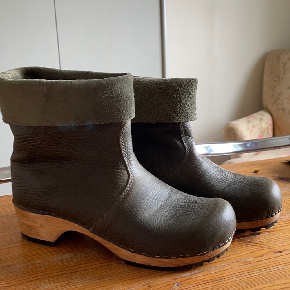 Never worn Sanita risotto clog boots